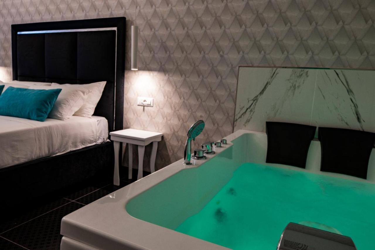 Luna Luxury Bed And Breakfast เนเปิลส์ ภายนอก รูปภาพ