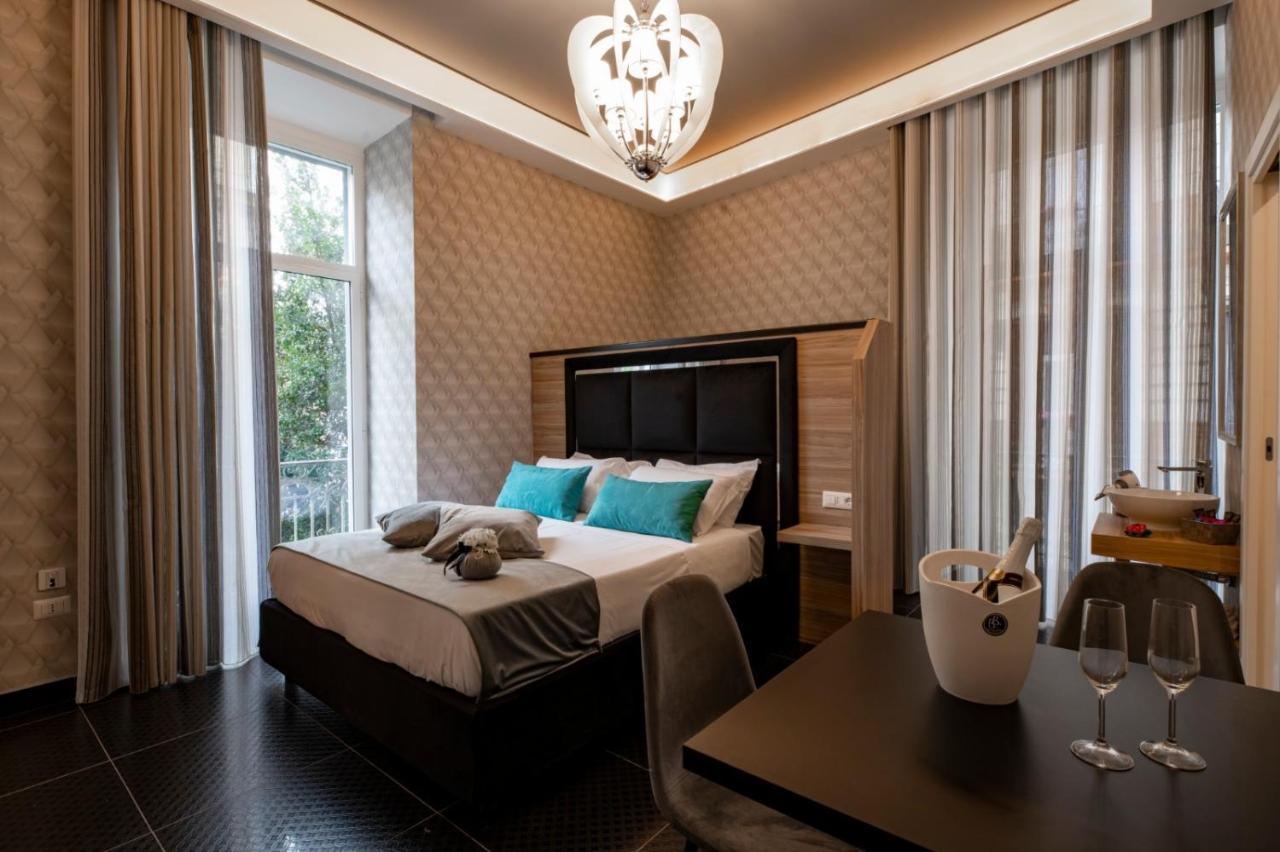 Luna Luxury Bed And Breakfast เนเปิลส์ ภายนอก รูปภาพ