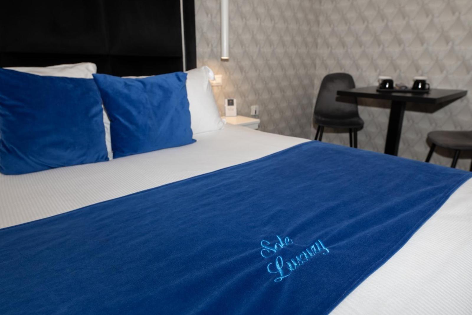 Luna Luxury Bed And Breakfast เนเปิลส์ ภายนอก รูปภาพ