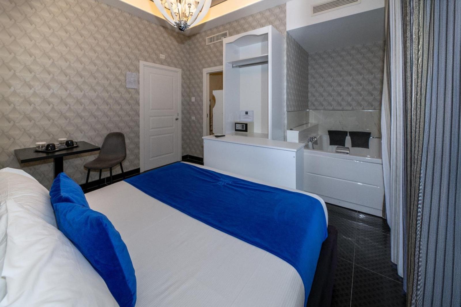 Luna Luxury Bed And Breakfast เนเปิลส์ ภายนอก รูปภาพ